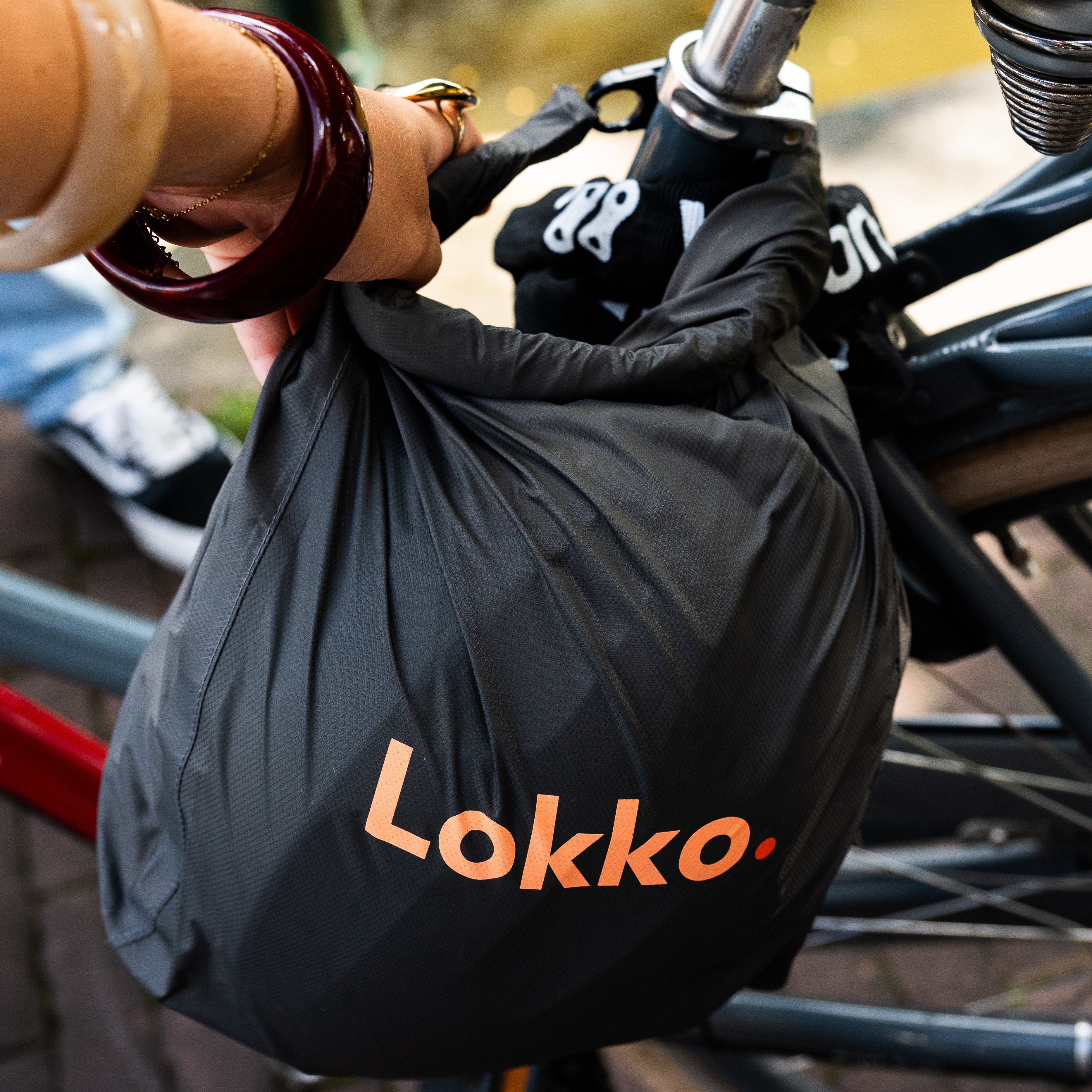 Lokko - Kompakte Helmtasche