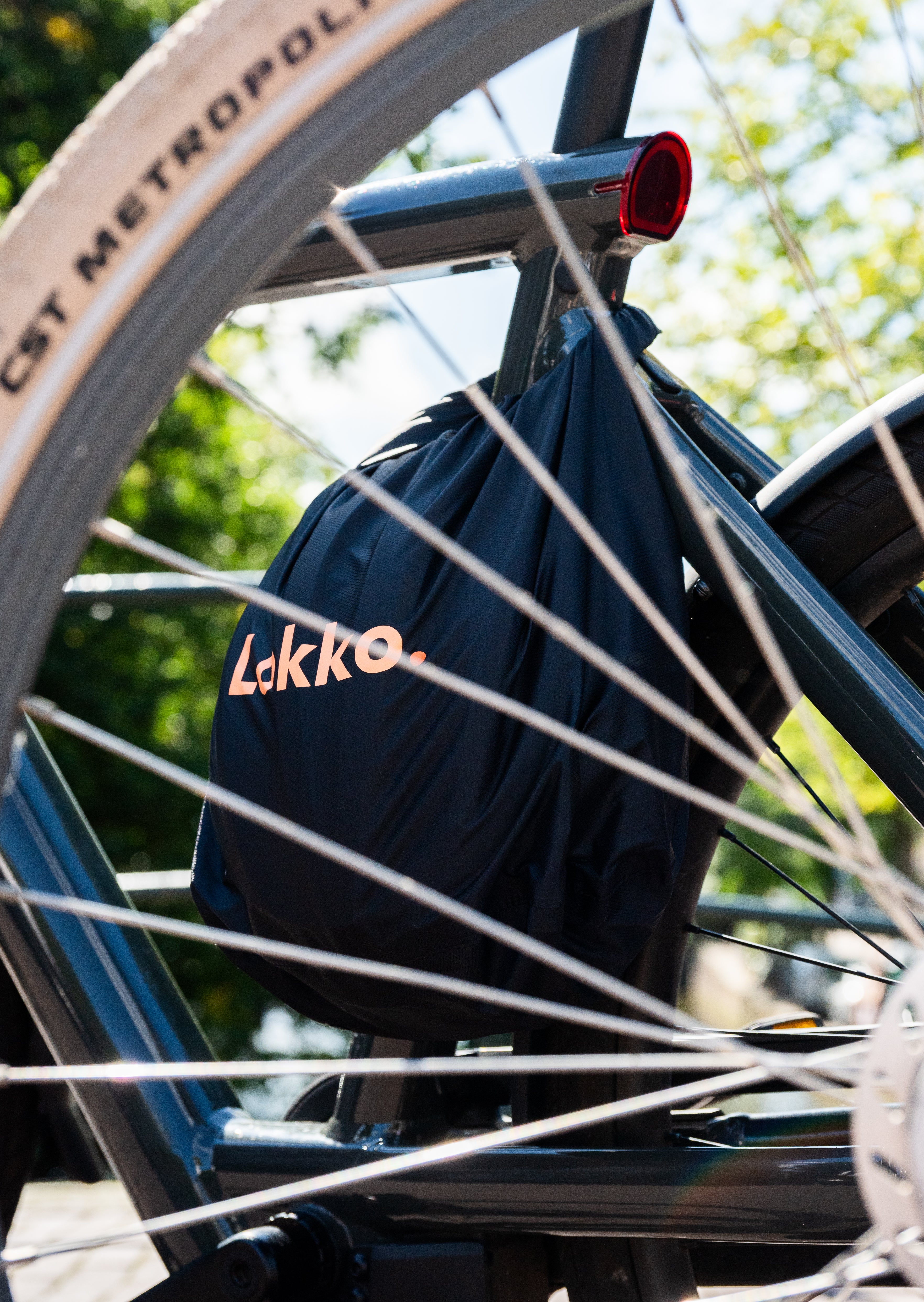 helmoplossing voor in de stad Lokko